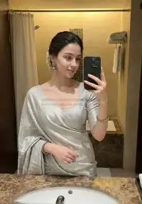 striking portrait of Kavya, Juhu, Mumbai call girls