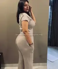 full-figured portrait of Moni, Vashi, Mumbai call girls