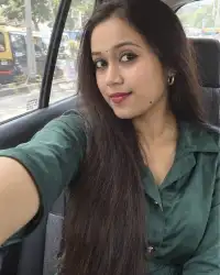 Nikita, Bandra Mumbai call girl — selfie in a taxi