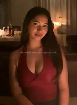 self-managed portrait of Sunaina, Dadar, Mumbai call girls