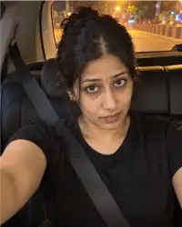 Vaishali, Mumbai housewife escort — selfie in a cab at night