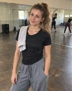 Dasha — Russian escort in Goregaon after dance practice
