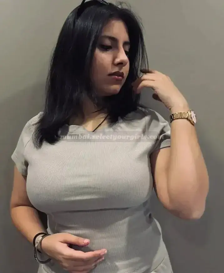 Moni — curvy escort in Vashi, Mumbai