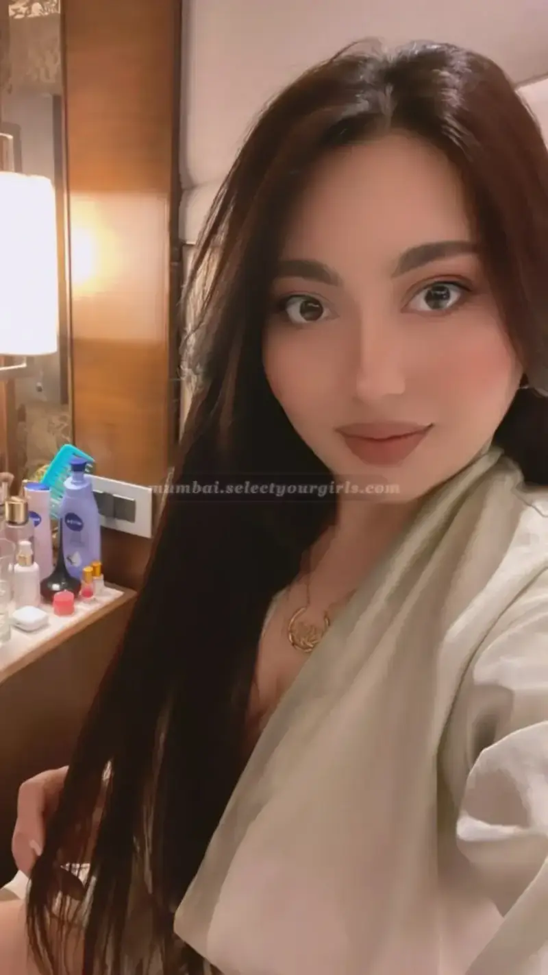 Pooja — aunty escort in Juhu, Mumbai