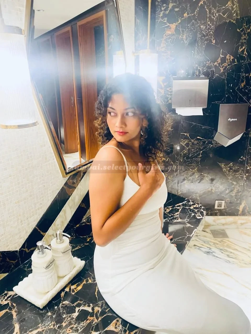 elegant Harshita, verified Andheri call girls Mumbai