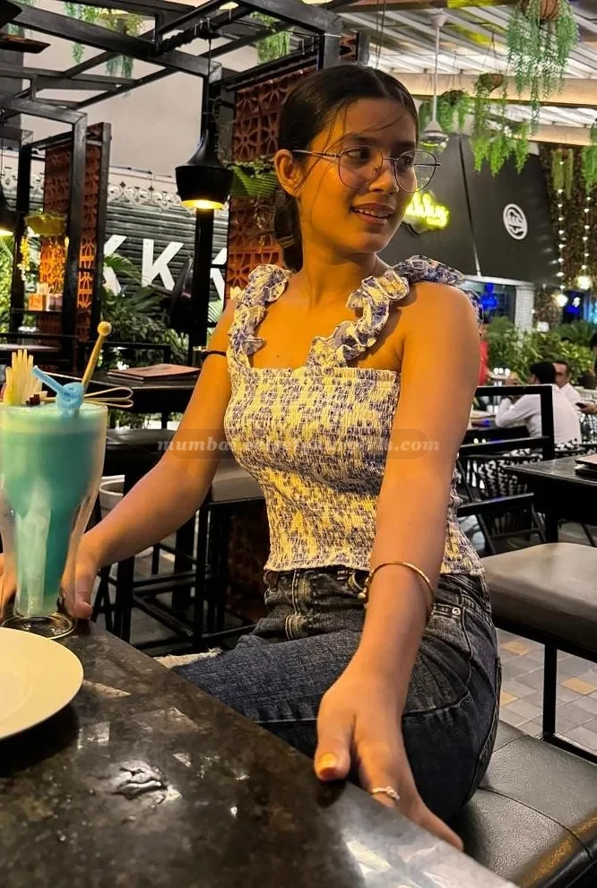 gracefully-petite Nisha, verified Powai call girls Mumbai